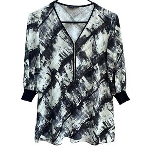 Like New Lafayette 148 New York Paint Stroke Zip Neckline Blouse